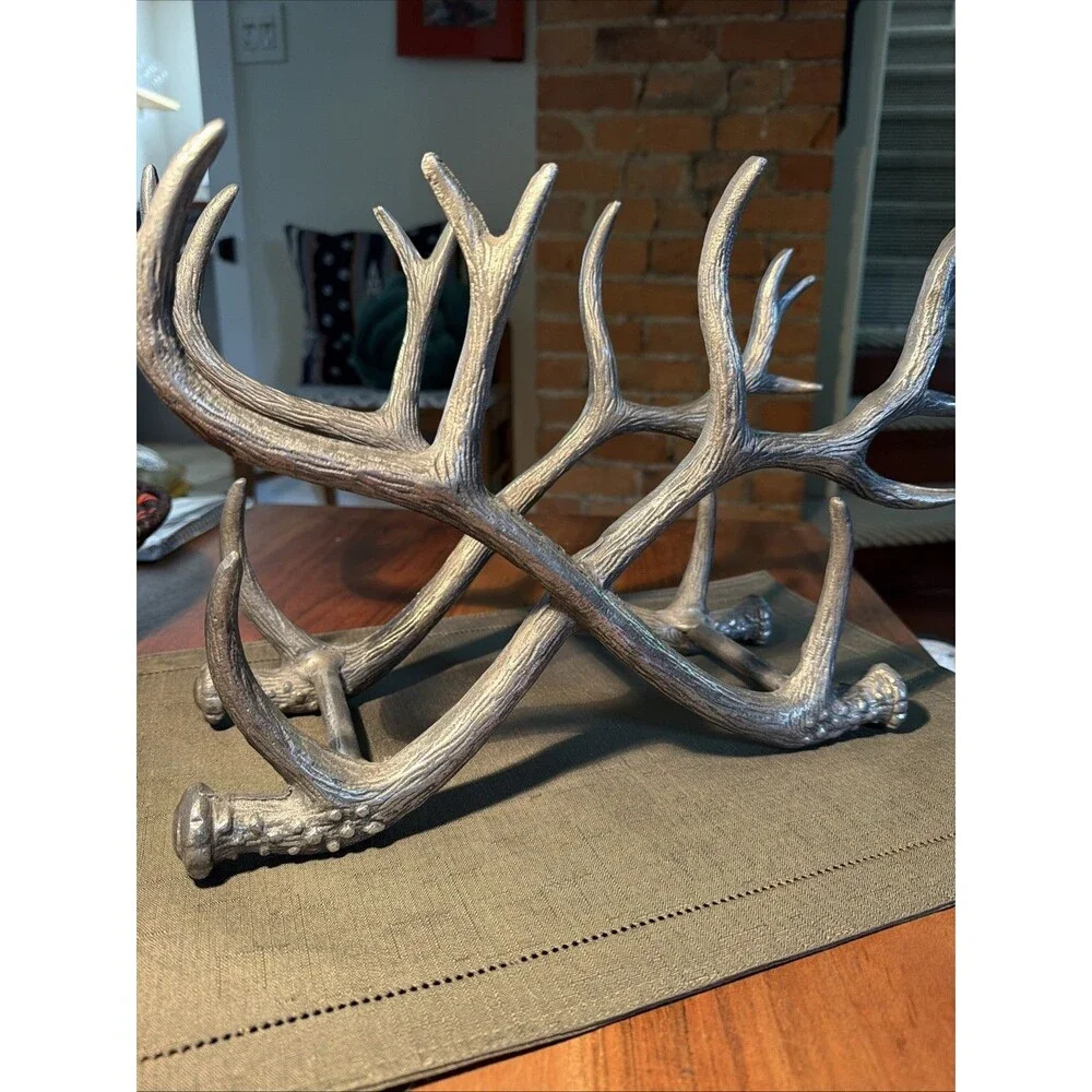 Unbranded metal silver